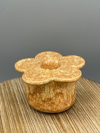 Świeca sojowa w ceramice ręcznie robionej